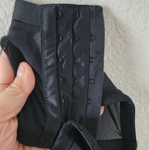 Cacique Boost Plunge 42DD Underwire Black Gold Lace Bra - Picture 7 of 9